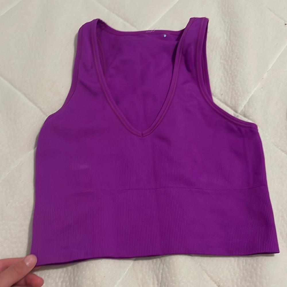 purple tank top